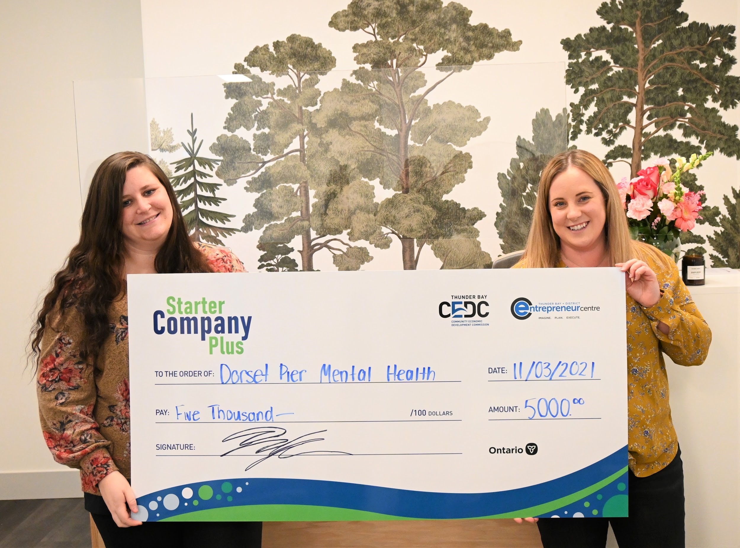 Cheque photo, people holding large cheque, cedc tourism